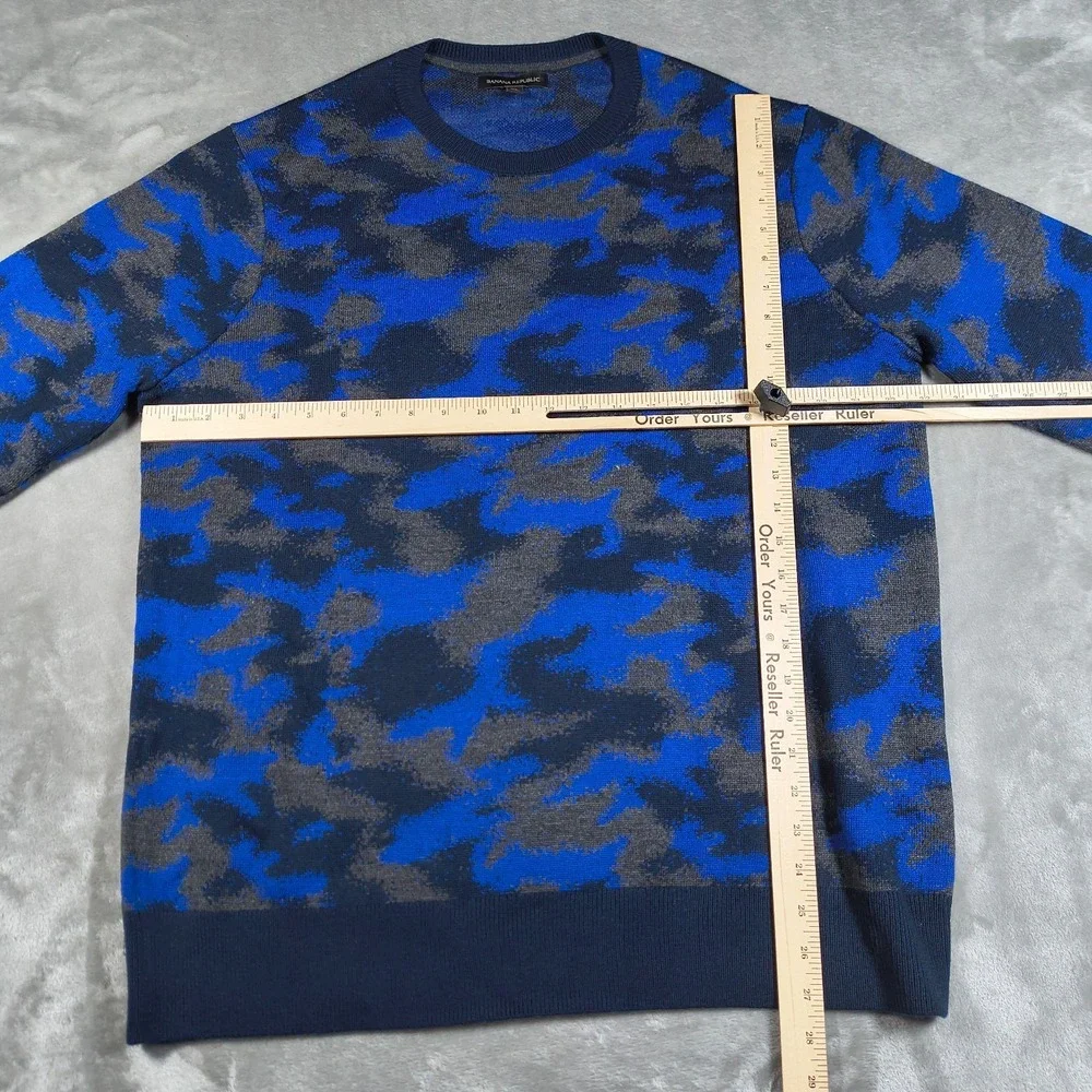 Banana Republic Merino Wool Sweater Mens XL Blue Camo Pullover Crew Neck